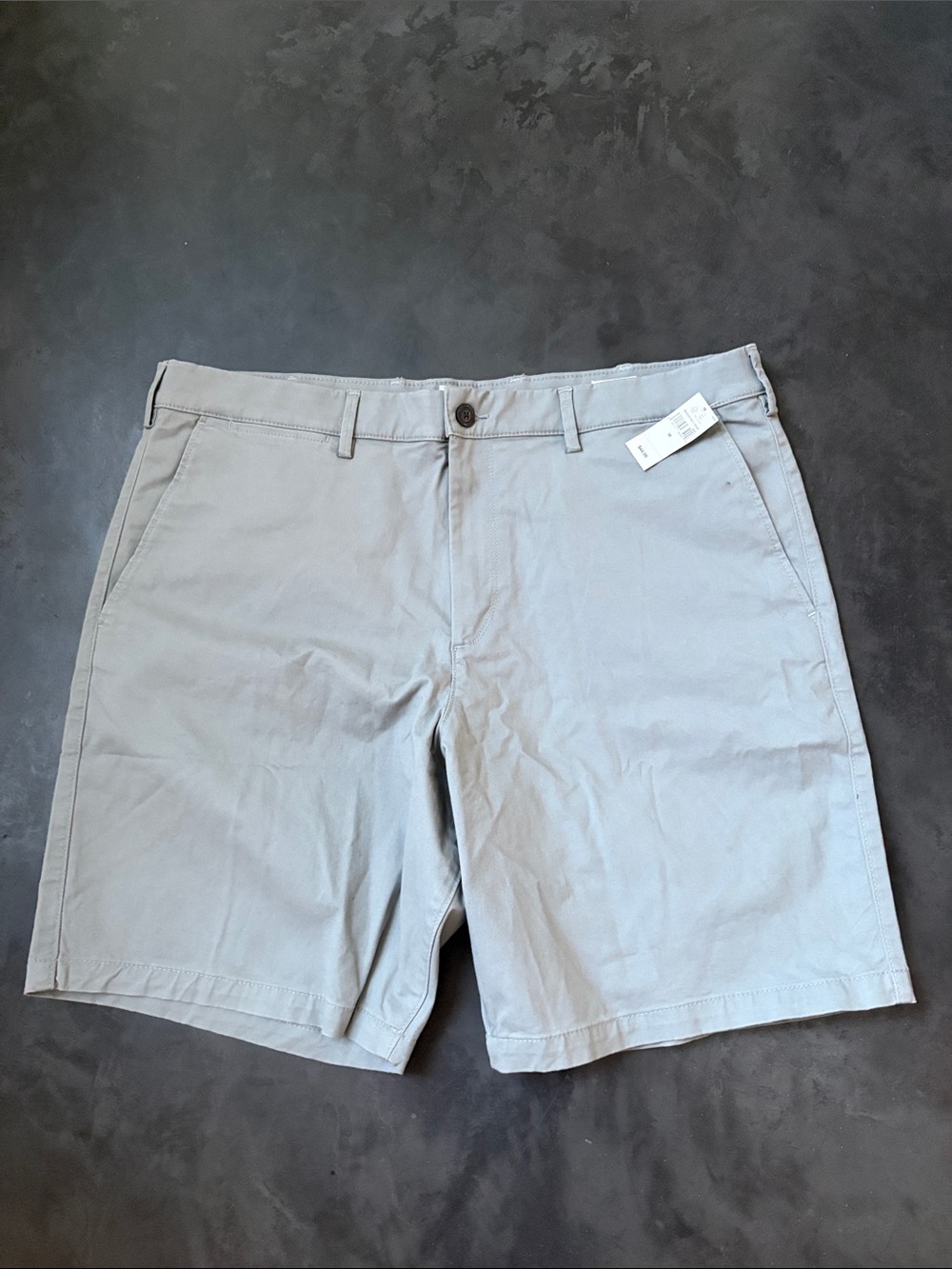 NWT Gap Essential Khaki Shorts